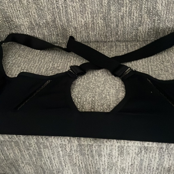 Fabletics sports bra size M - Picture 7 of 13